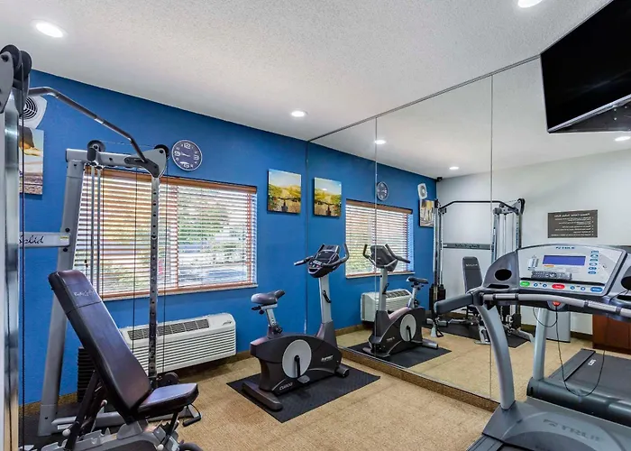 Inn Comfort Near Six Flags