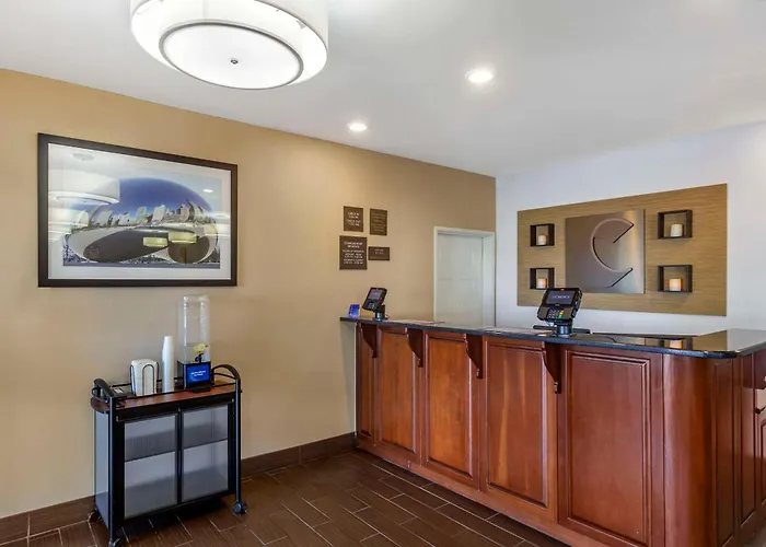 Comfort Near Six Flags Inn 4*