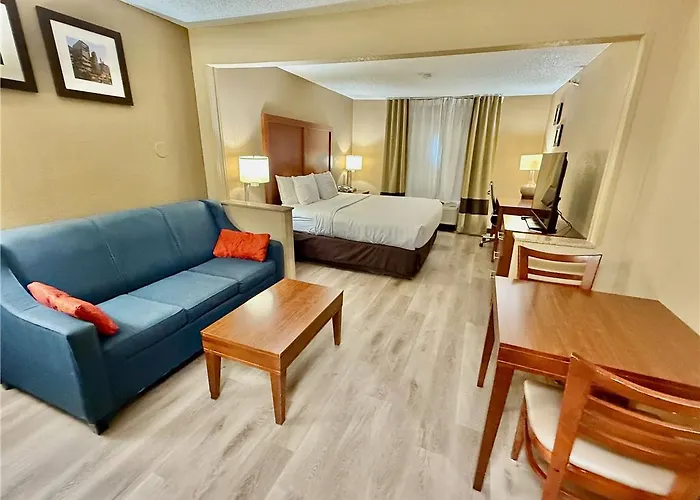 Inn Comfort Near Six Flags 4*