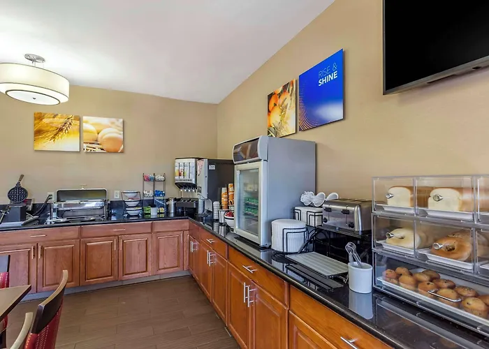 Inn Comfort Near Six Flags Gurnee