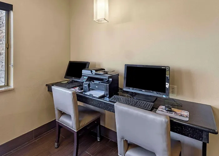 Comfort Near Six Flags Inn Gurnee
