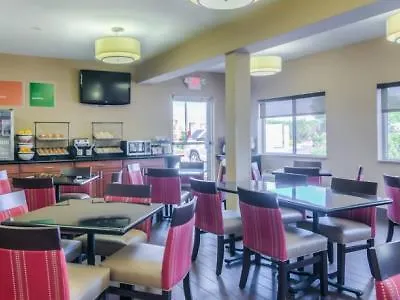 Inn Comfort Near Six Flags Gurnee